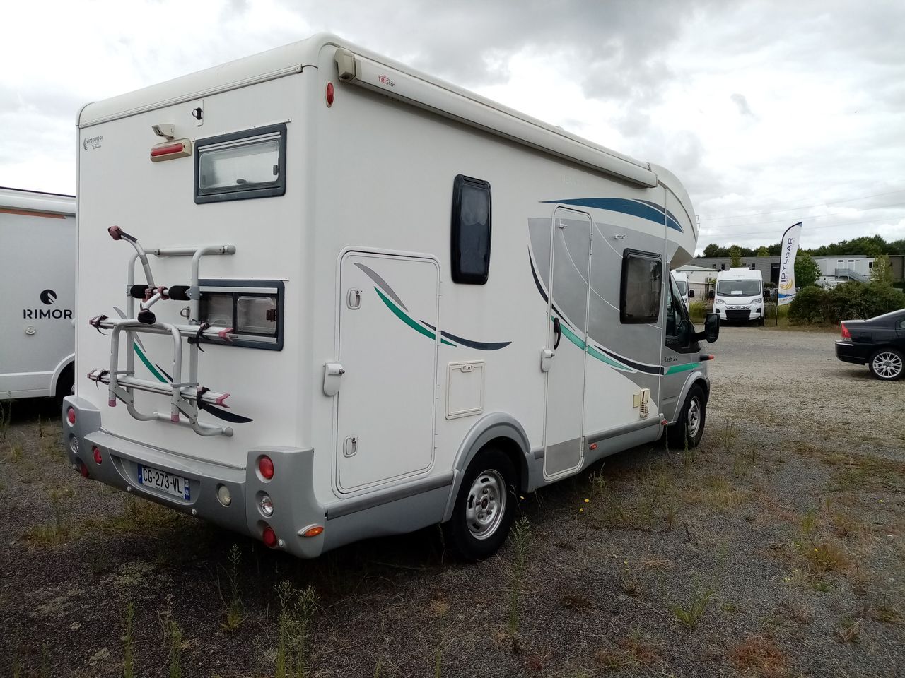 Camping-car CHAUSSON FLASH 22 / lits superposés et lit pav.